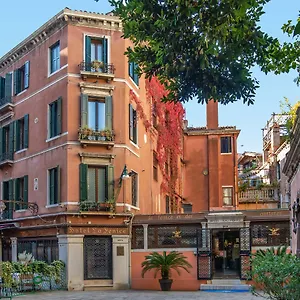 Отель La Fenice Et Des Artistes